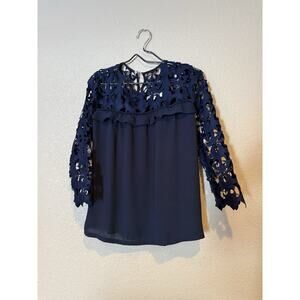Loft | Navy Floral Appliqué Cut Out Sleeves blouse XS